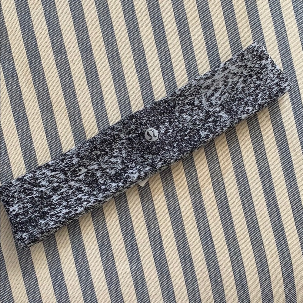 Heathered grey lululemon headband